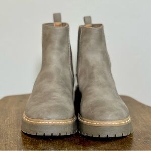 DV by Dolce Vita Leigha Chelsea Boots